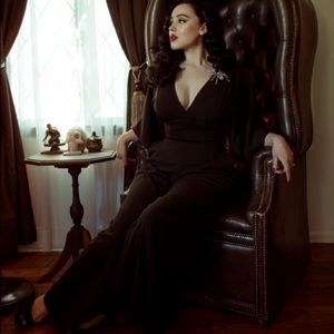 La femme en noir micheline Pitt  palazzo pants sm